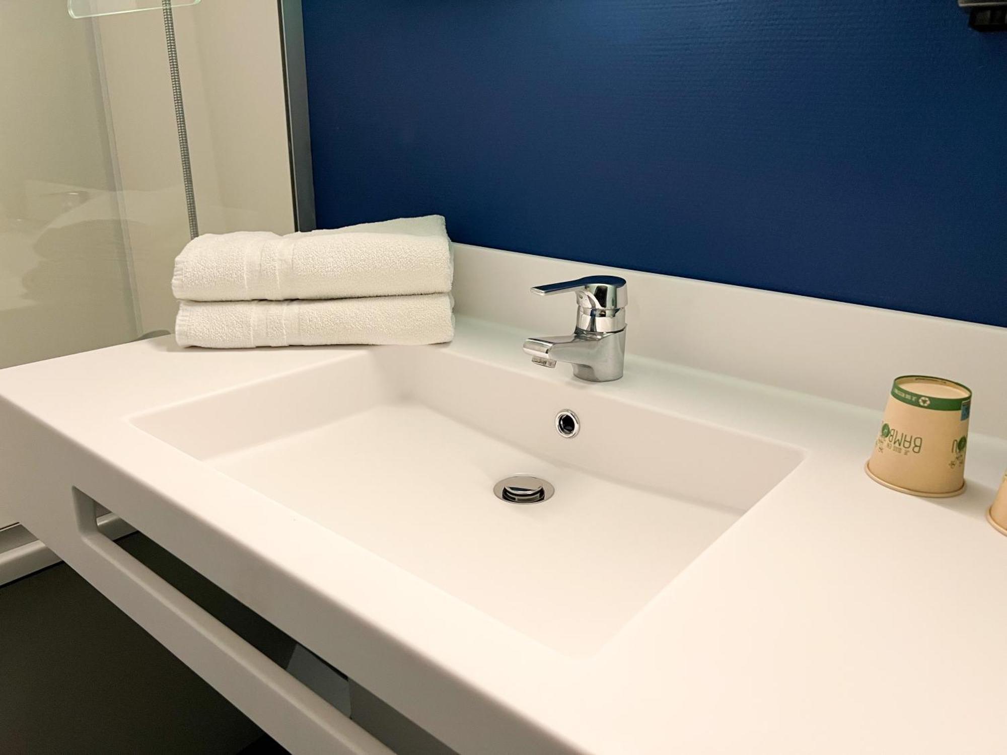 Ibis Budget Saint Christol Les Ales Exteriör bild