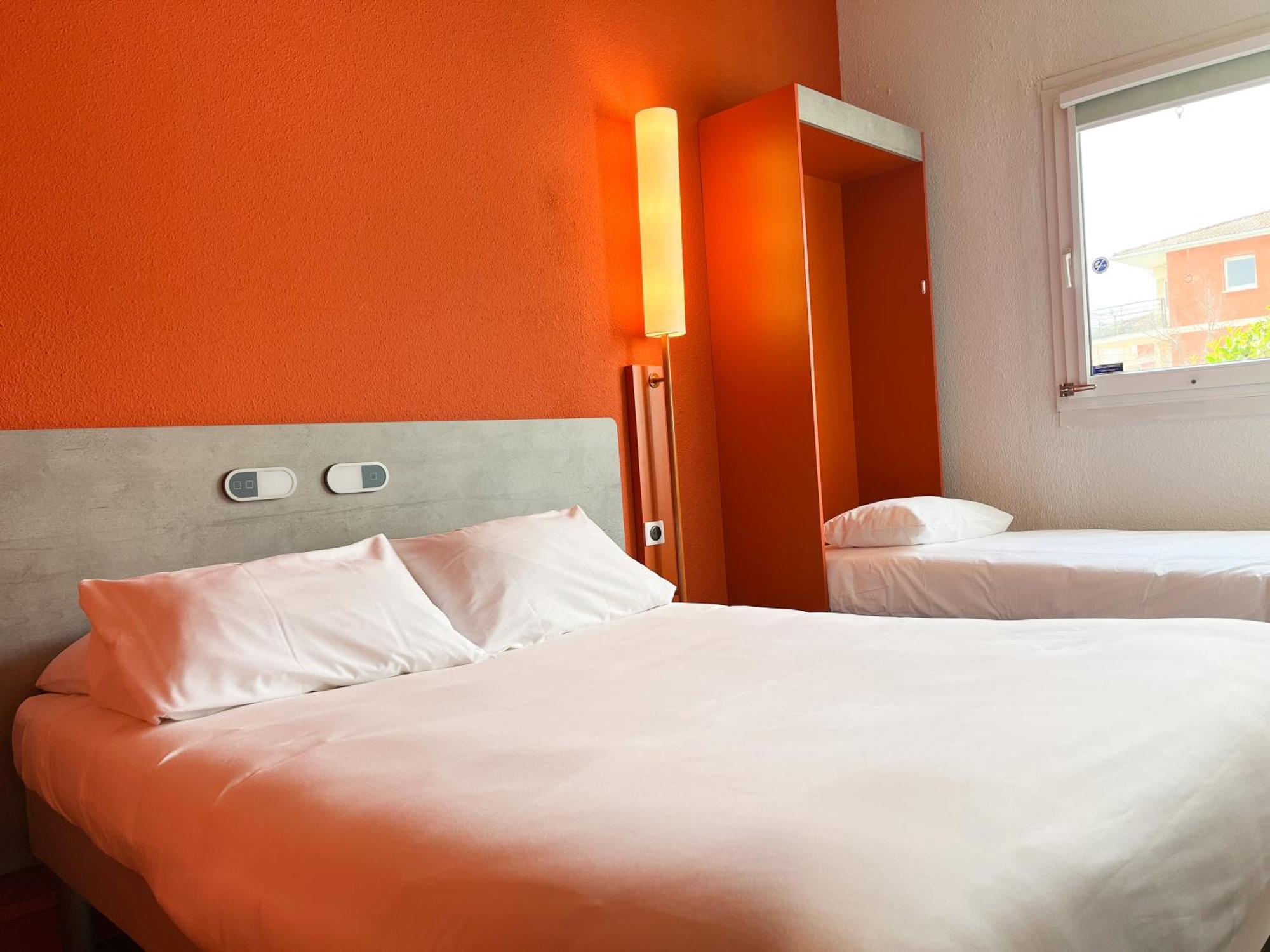 Ibis Budget Saint Christol Les Ales Exteriör bild