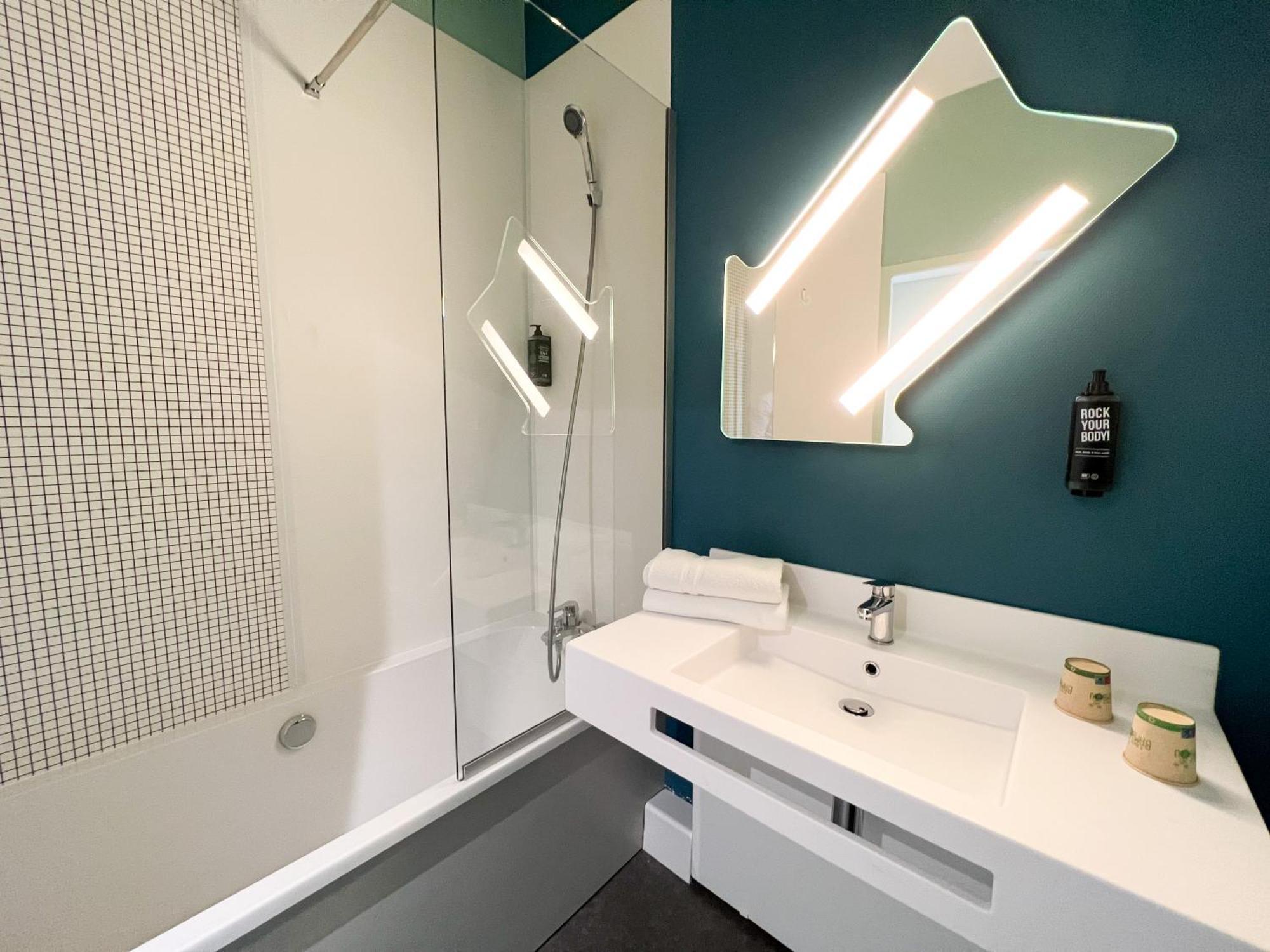 Ibis Budget Saint Christol Les Ales Exteriör bild