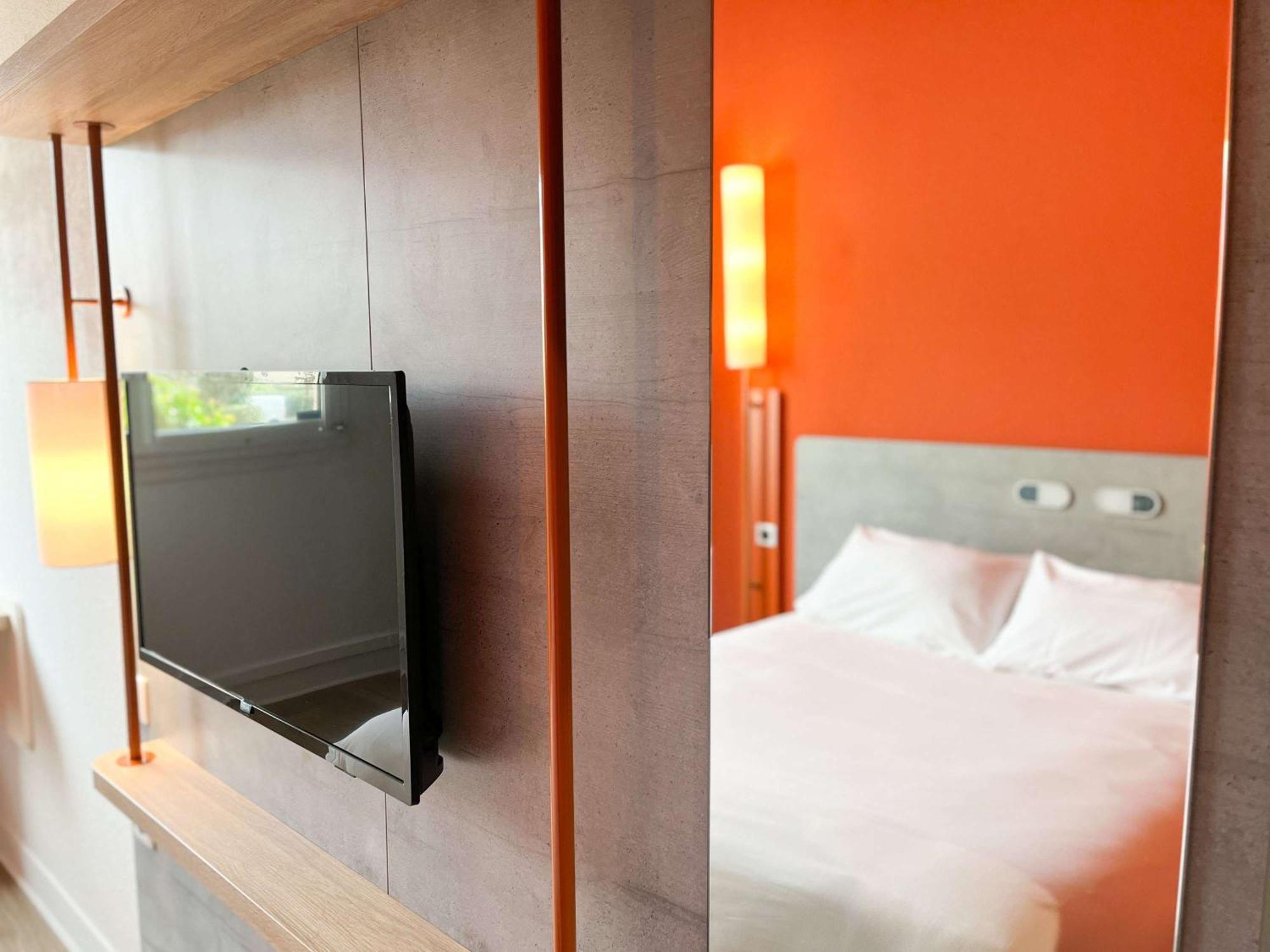 Ibis Budget Saint Christol Les Ales Exteriör bild