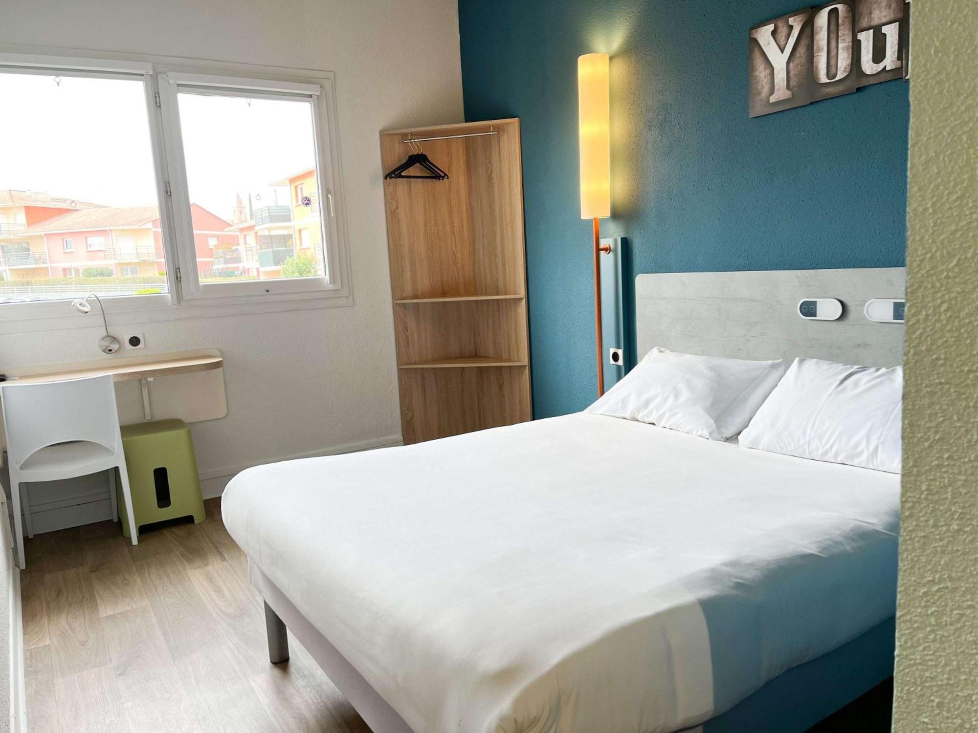 Ibis Budget Saint Christol Les Ales Exteriör bild