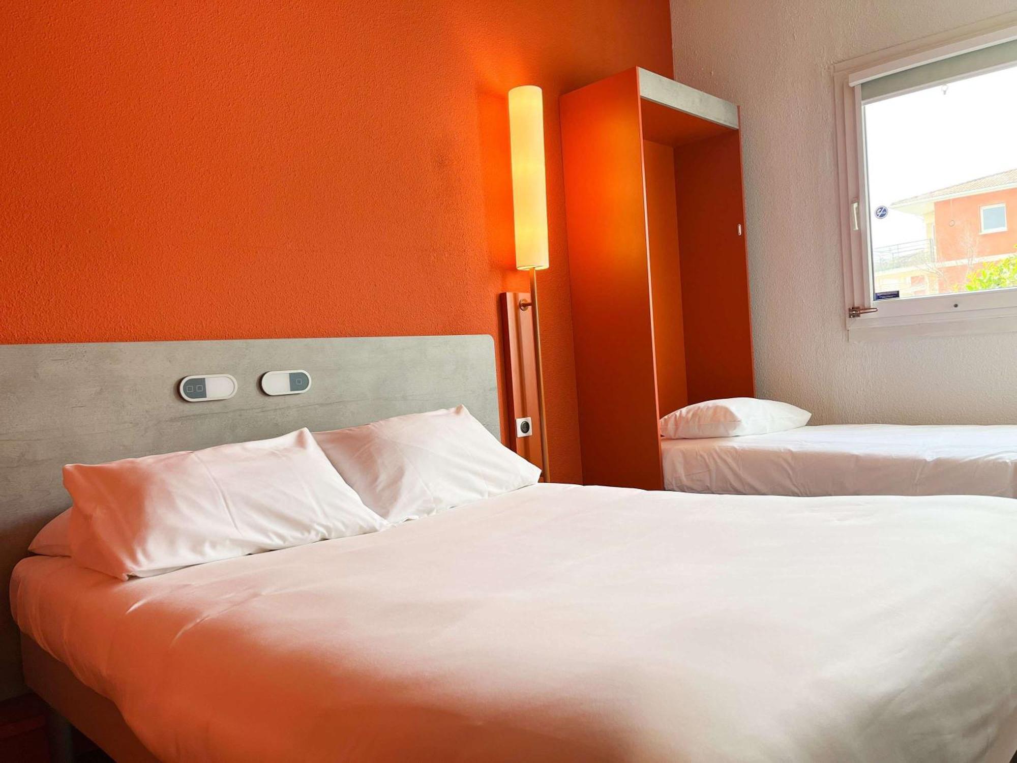 Ibis Budget Saint Christol Les Ales Exteriör bild