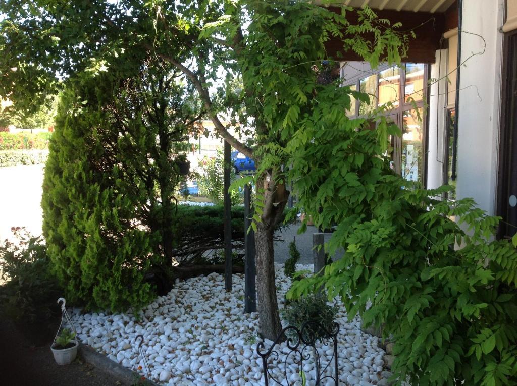 Ibis Budget Saint Christol Les Ales Exteriör bild