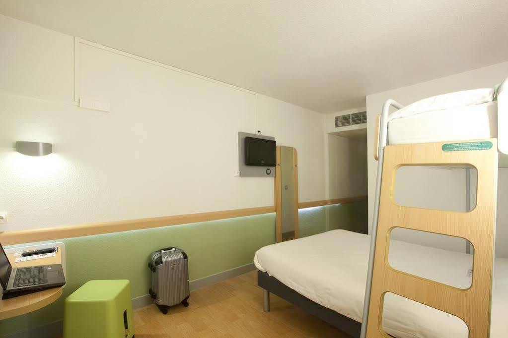 Ibis Budget Saint Christol Les Ales Exteriör bild