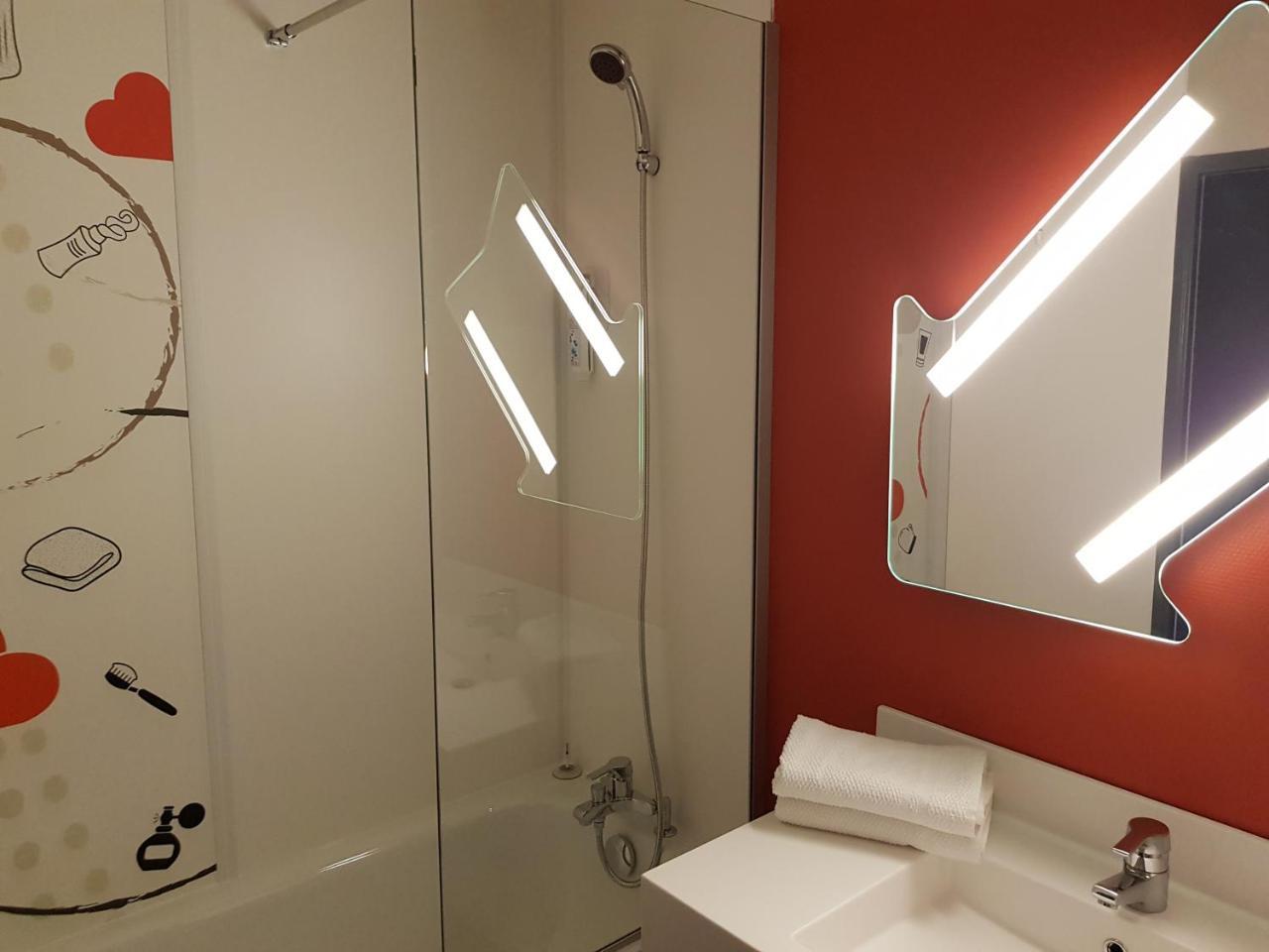Ibis Budget Saint Christol Les Ales Exteriör bild